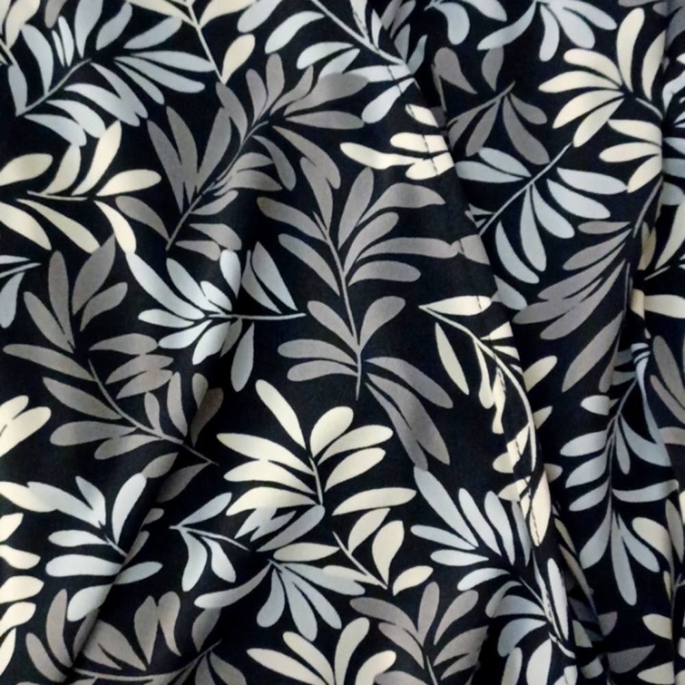 BCBGMAXAZRIA womans Leaf print wrap midi dress size Medium . - Picture 5 of 6